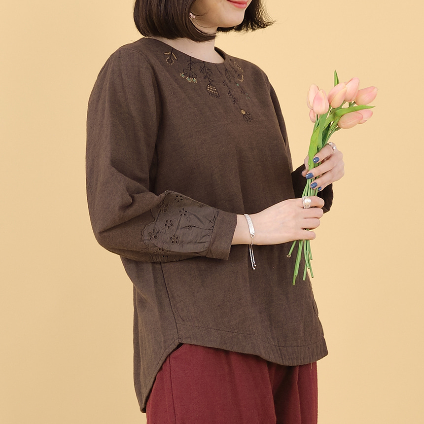 연잎 솜 패딩 넥 꽃 자수 여성 긴팔 라운드 겨울 티셔츠 A11231