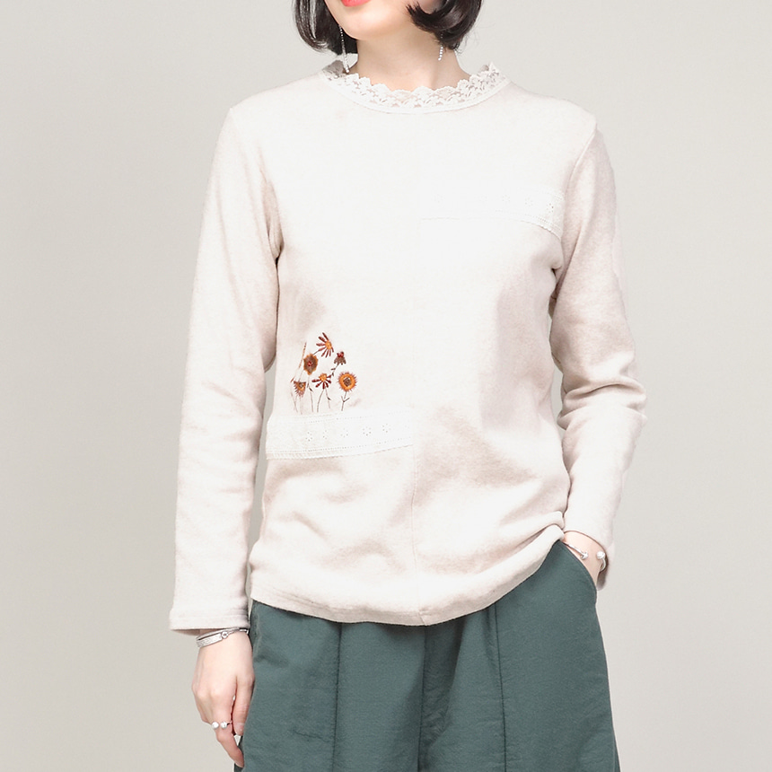 애비뉴투지 엄마옷 레이스 넥 여성 봄 가을 소프트 긴팔 티셔츠 A01345 50대 60대 중년여성